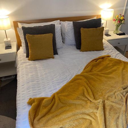 Guest Bedroom With King Size Bed In Brixton London Eksteriør bilde