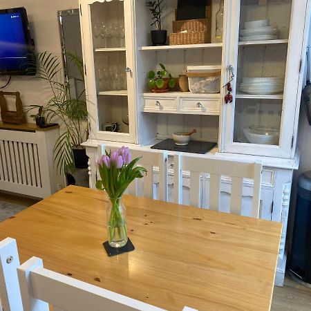 Guest Bedroom With King Size Bed In Brixton London Eksteriør bilde